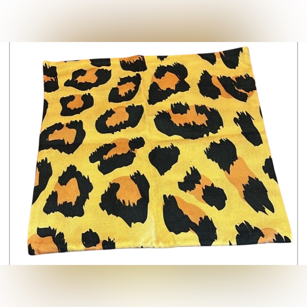 NWOT Pillow Cover Animal Print Square (cover only) - Picture 3 of 6